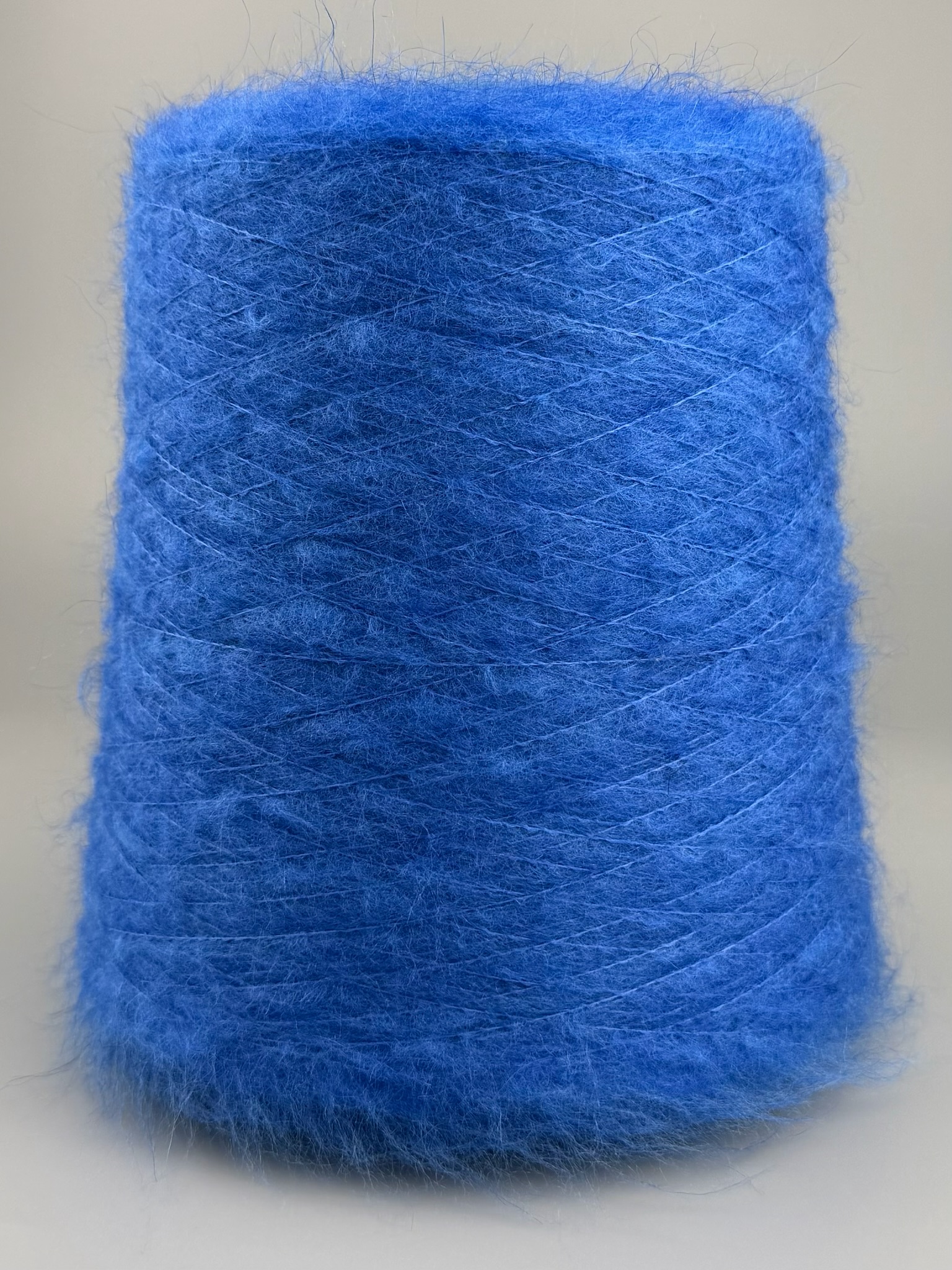 Kid Mohair mit Nylon 900 m / 100 g – Outlet – Leuchtend Blau foto 2